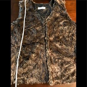 FAUX FUR VEST